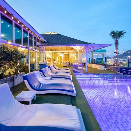 Sira Grande Hotel & Spa Patong Exterior foto