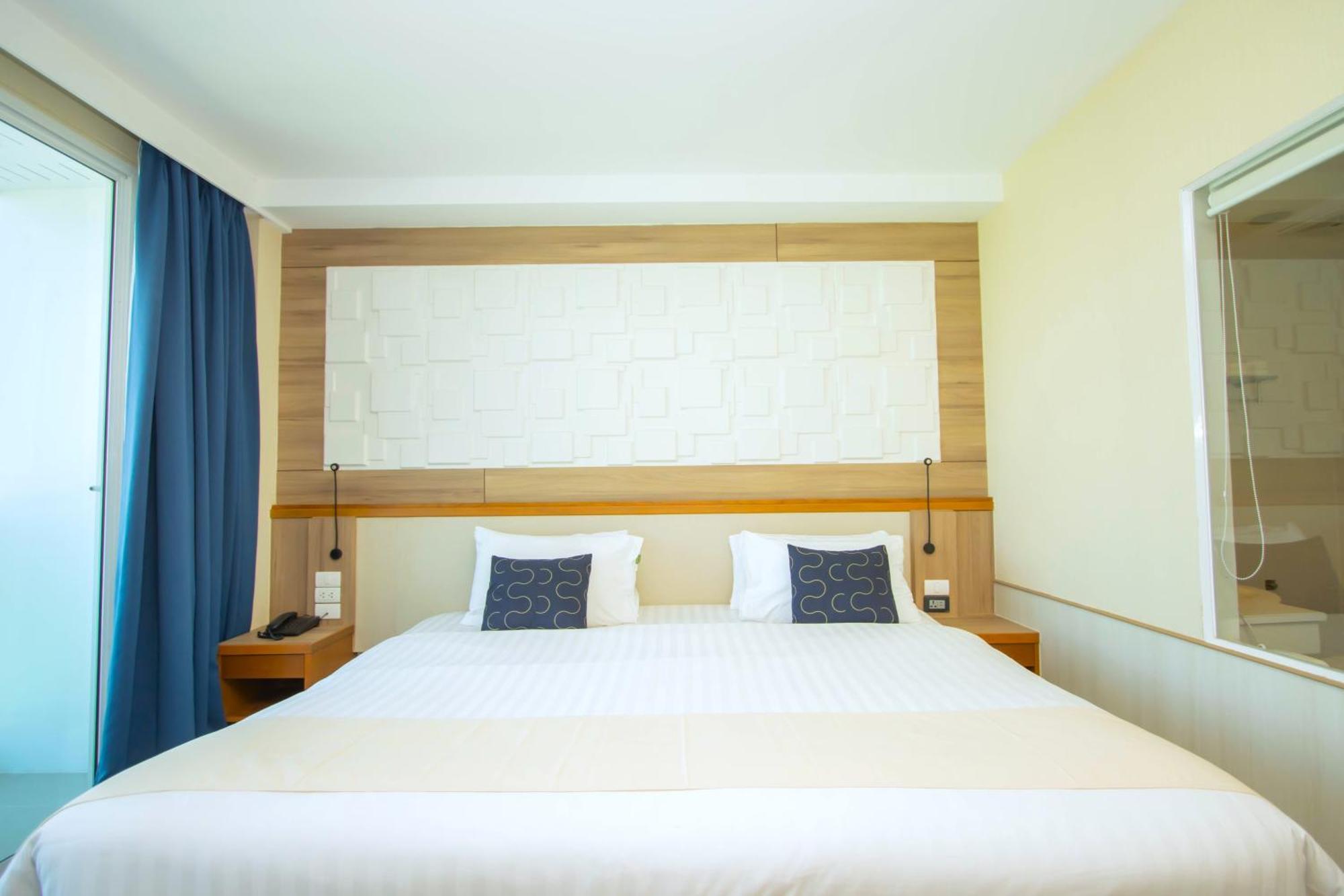 Sira Grande Hotel & Spa Patong Exterior foto
