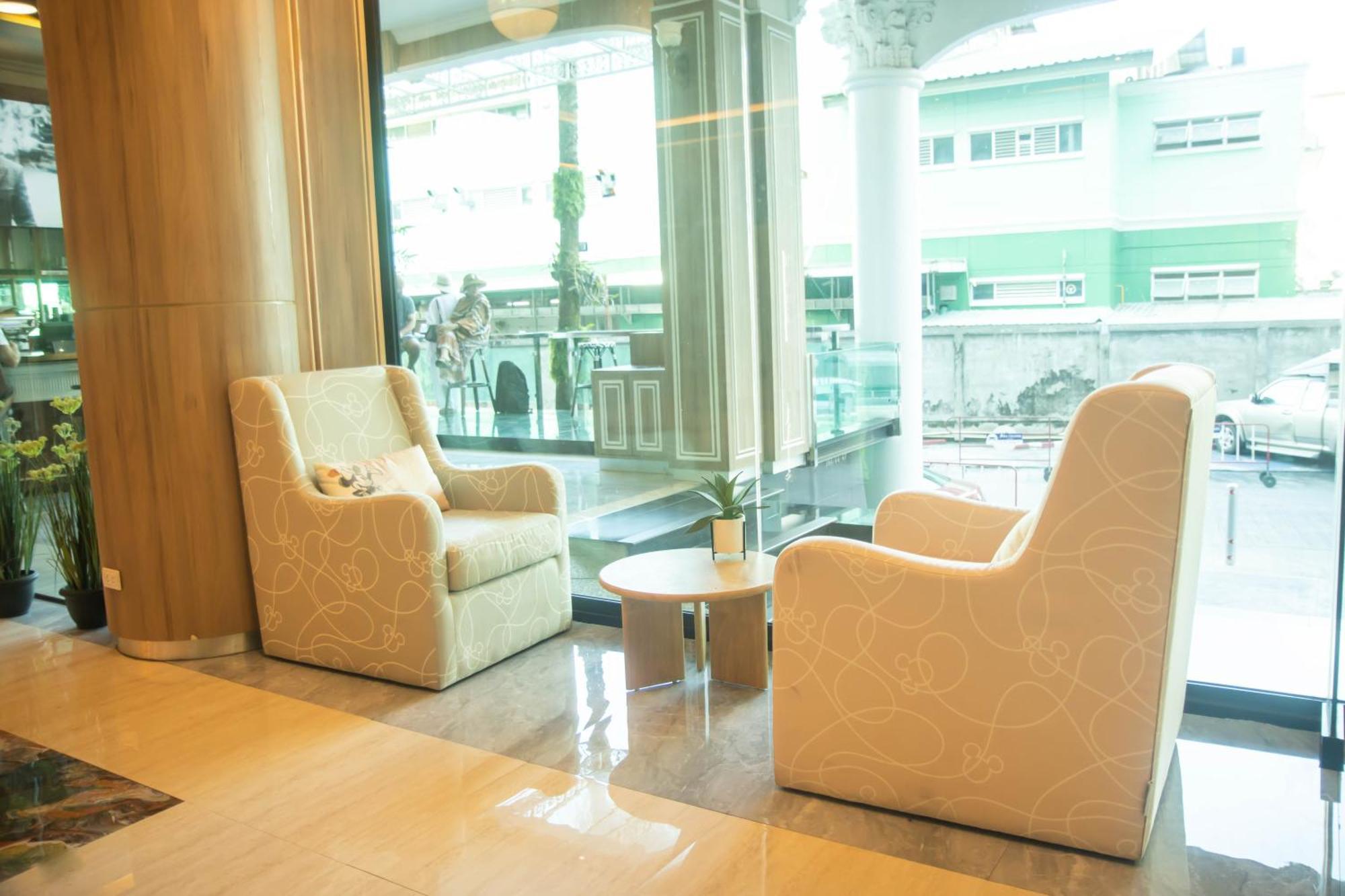 Sira Grande Hotel & Spa Patong Exterior foto