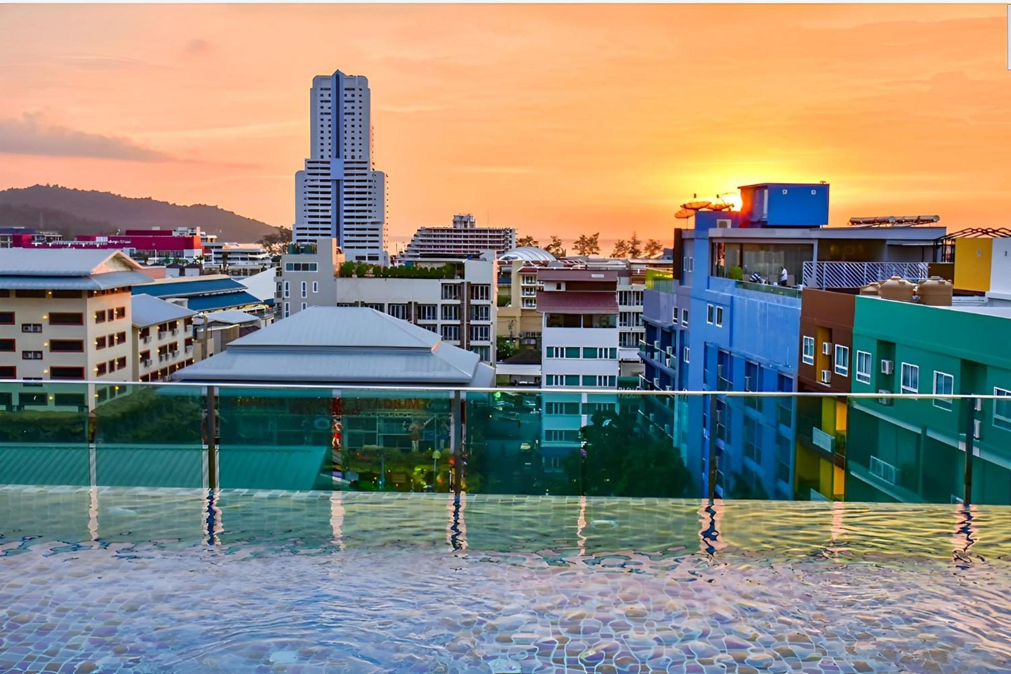 Sira Grande Hotel & Spa Patong Exterior foto
