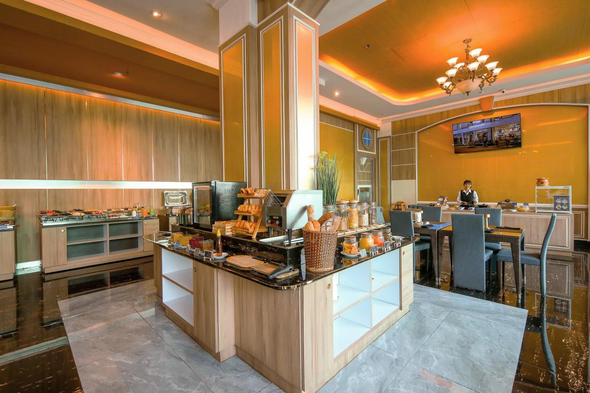 Sira Grande Hotel & Spa Patong Exterior foto