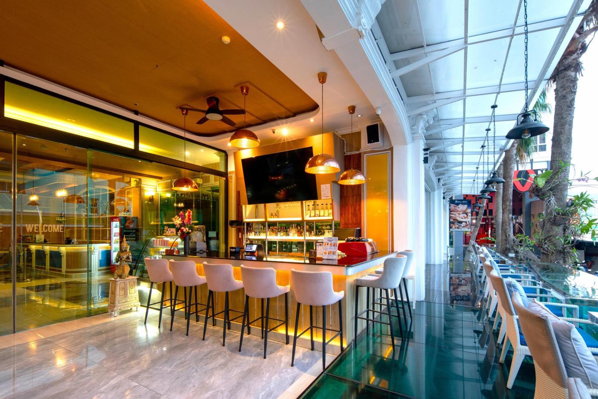 Sira Grande Hotel & Spa Patong Exterior foto