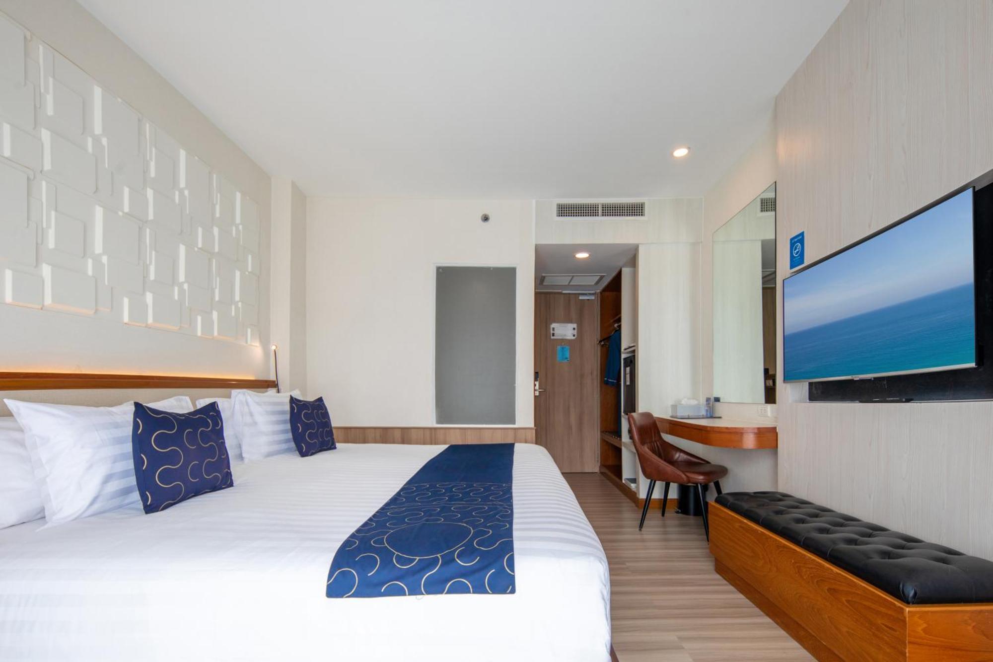Sira Grande Hotel & Spa Patong Exterior foto